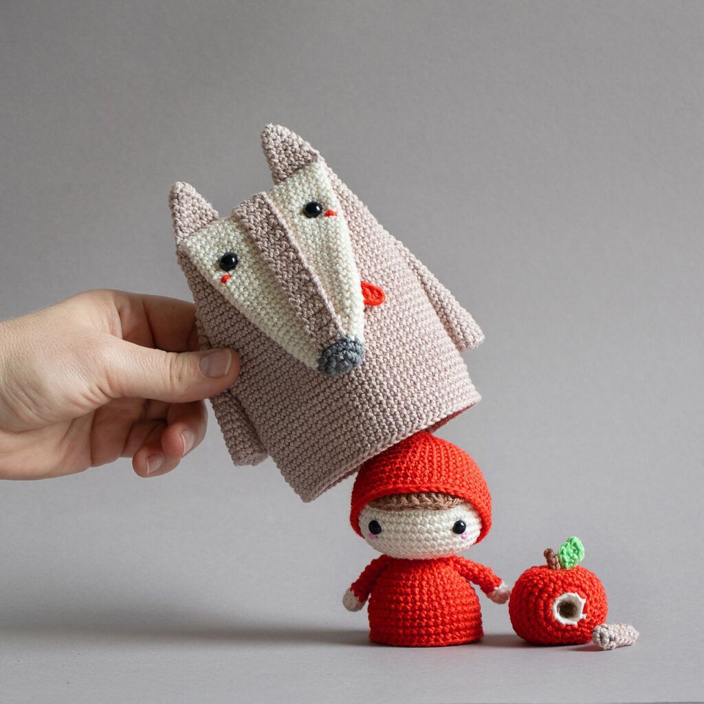 knithacker's tweet image. Little Red Riding Hood Nesting Doll Set - You've Never See Such Creative Crochet! 👉 tidd.ly/3jACWr3 - pattern or kit by Lydia Tresselt of LalyLaLa #crochet #etsy #affiliate #amigurumi