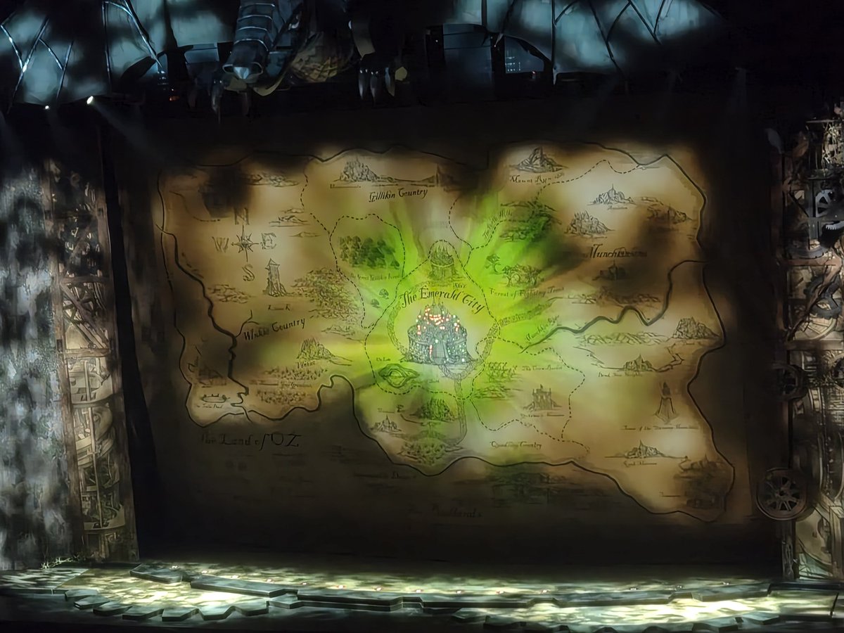 clark_smith's tweet photo. At Wicked (Robinson Center in Little Rock) and it's SPECTACULAR. With my favorite person, my tiny wifey, Samantha. There are several more shows upcoming and plenty of tickets available. You won't regret it! https://t.co/ZUmeDLv612