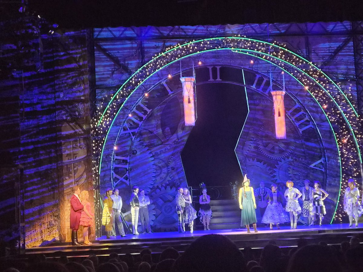 clark_smith's tweet photo. At Wicked (Robinson Center in Little Rock) and it's SPECTACULAR. With my favorite person, my tiny wifey, Samantha. There are several more shows upcoming and plenty of tickets available. You won't regret it! https://t.co/ZUmeDLv612