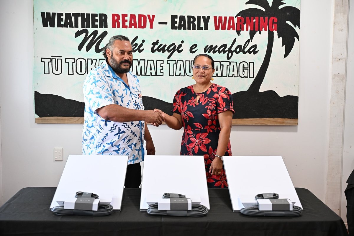 SprepChannel's tweet photo. ๐#WeatherReadyPacific provided #NiueMetServices with 3 #Starlink units to boost #forecasting #datasharing & #EarlyWarning4All following Govt approval of the technology last month!
โก๏ธhttps://t.co/pJIr1cQwqI
#ResilientPacfic https://t.co/Meo9KA59EP
