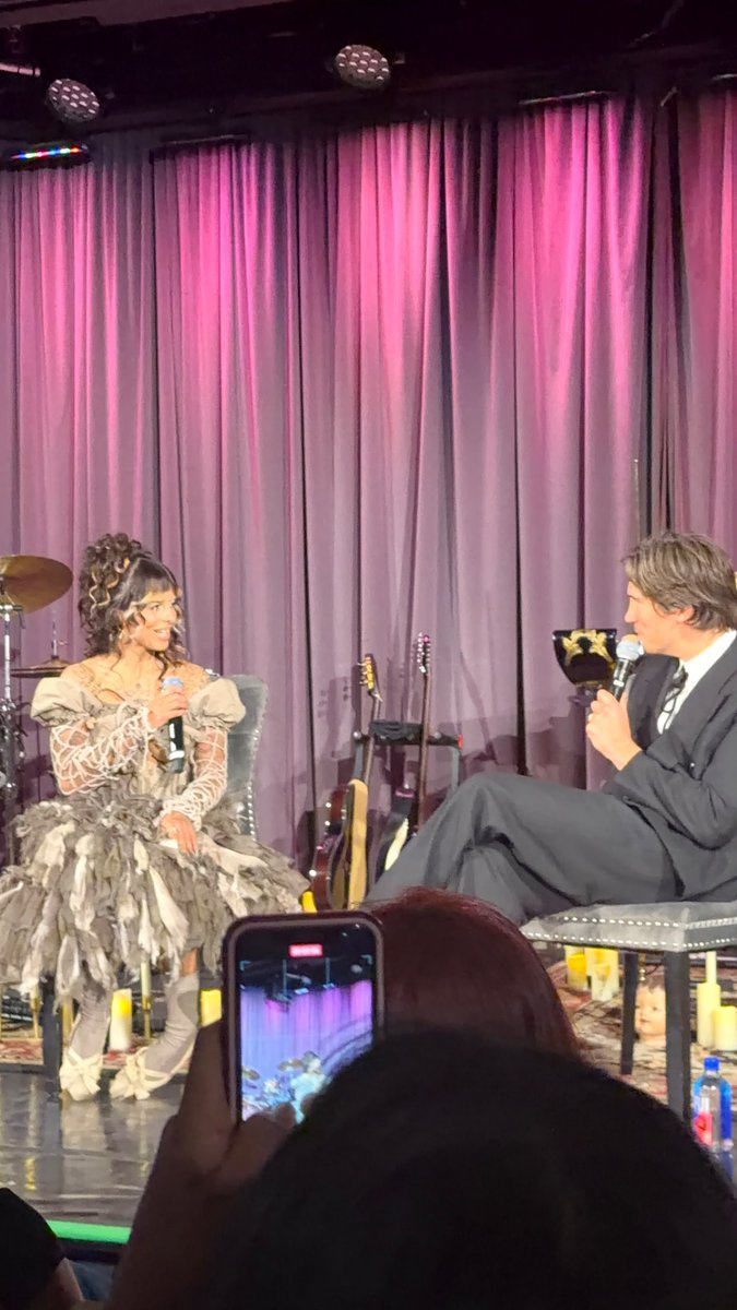 Melanie Martinez Brasil tweet media