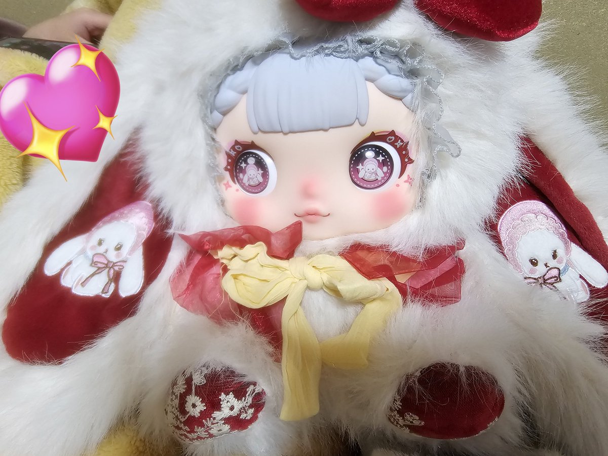 ReiMasshigura's tweet image. ベビスリ公式のベビスリフィギュア買って、予想の髪の毛の色が当たったら貰えるプレゼントのジジちゃん(とフィギュア)届いた～🐰
可愛くない！？
ラインナップは全てロップイヤーの子✨
お目目は3種類の切り替えでうさぎちゃんのお目目が好きすぎる( *ˊᵕˋ* )💗
 #gigi
 #BabyThree