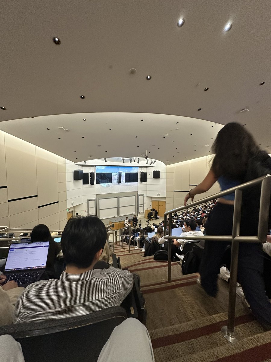 rogelio_vg's tweet photo. Stanford @CS153Systems with @matiii from ElevenLabs as guest https://t.co/WKyIDkyJN3