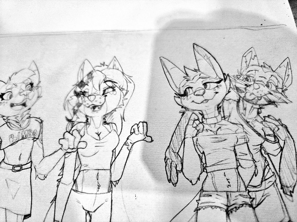 CloversDen's tweet image. ~Cons with friends~
Lady fur appreciation!
@velvetyfawn 
@DaydreamExotic 
@IrredescentW 
#furrygals #traditionalart #pinup #furry
