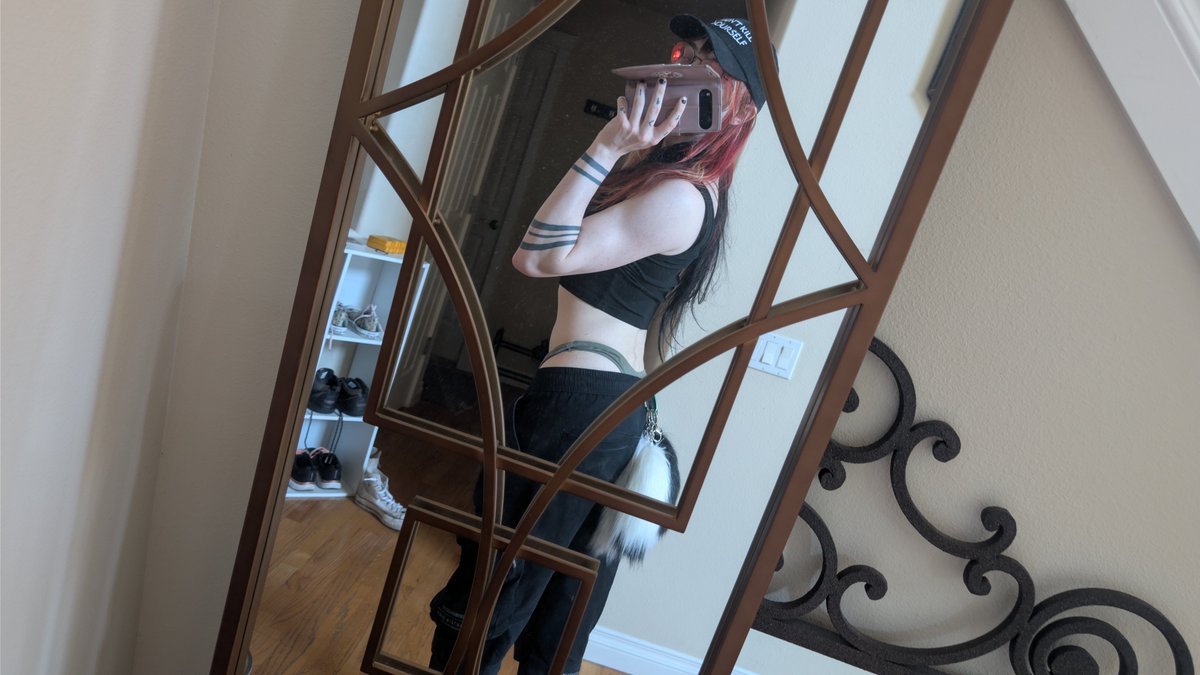 s.eve_n🐶 tweet media