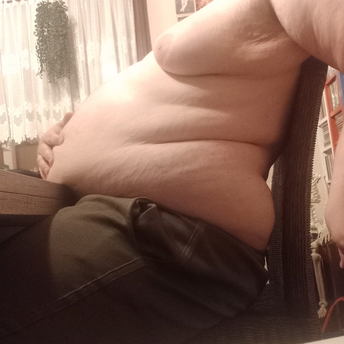 🐷 𝔽𝕝𝕦𝕗𝕗𝕪𝔹𝕖𝕝𝕝𝕪ℍ𝕠𝕘𝟡𝟡 🐷 tweet media