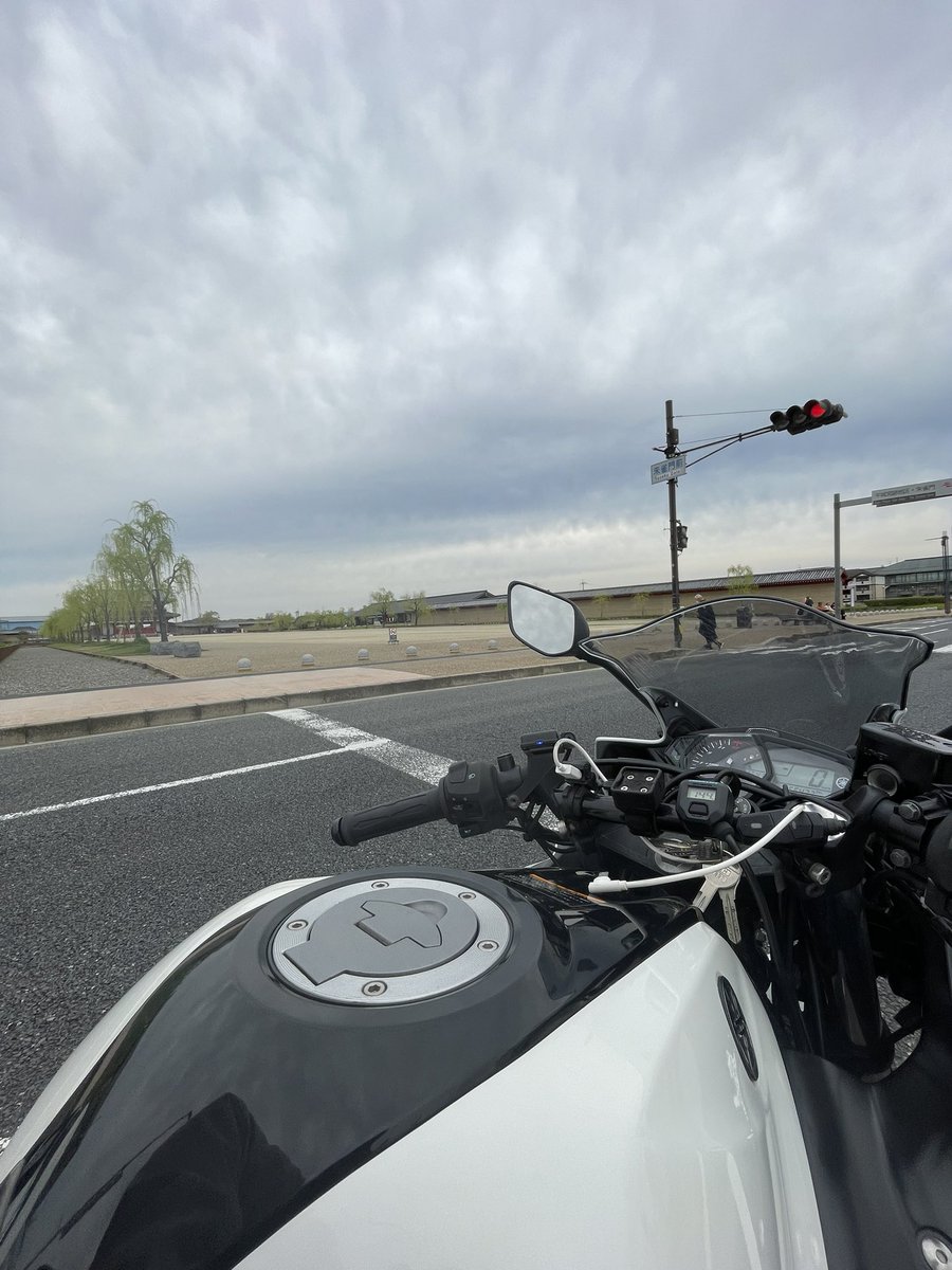 ヒトヒラ@深夜にパン焼くライダー tweet media