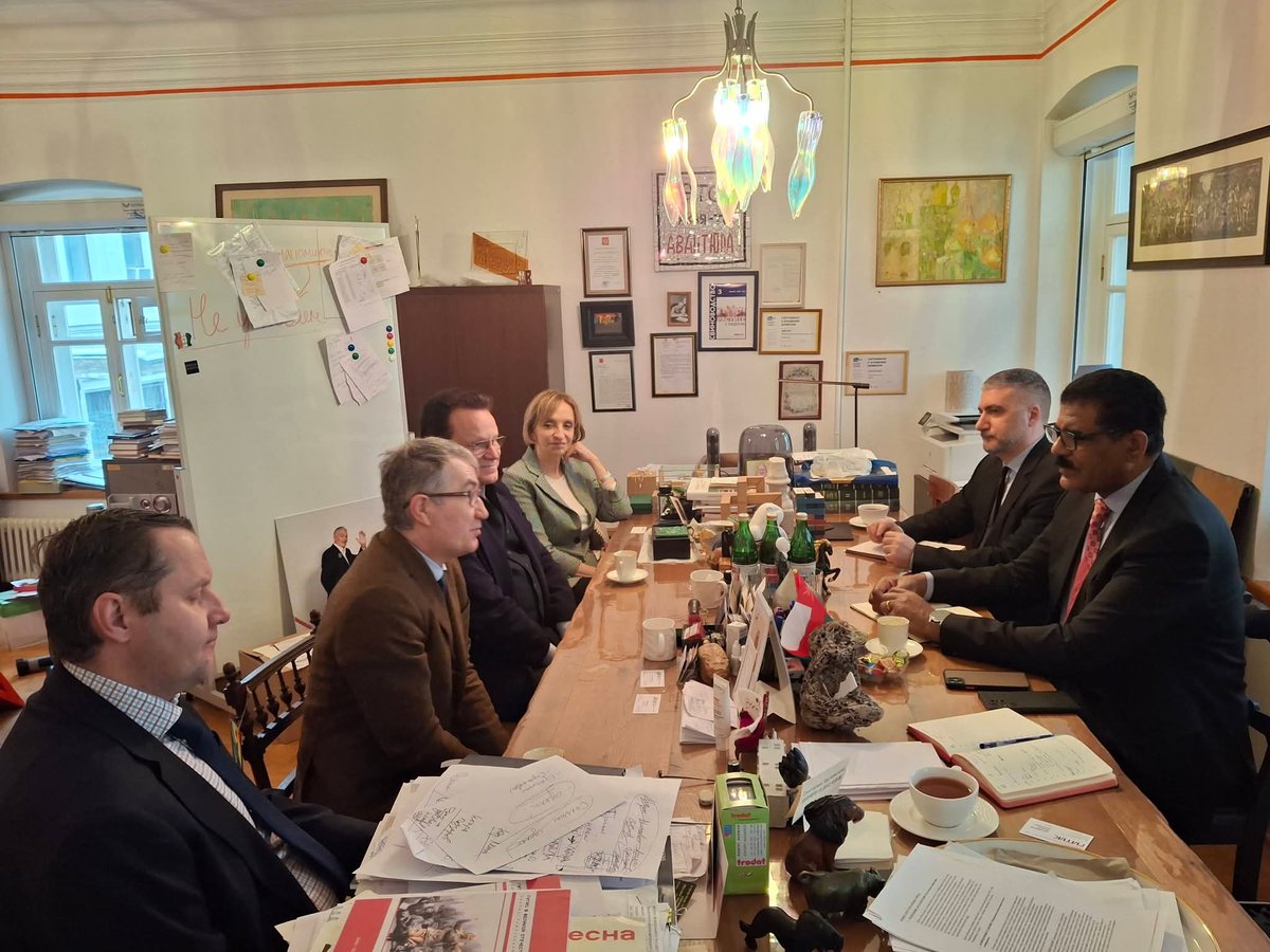 TeshomeGenet's tweet photo. I met GITIS Rector, Dr. Grigory Zaslavsky & agreed to establish an institutional twinning partnership to enhance theatrical arts cooperation. Discussions highlighted the importance of experience sharing and providing scholarship for Ethiopian students at #GITIS.
#Education 🇪🇹 🇷🇺 https://t.co/tCbjmdh3oj