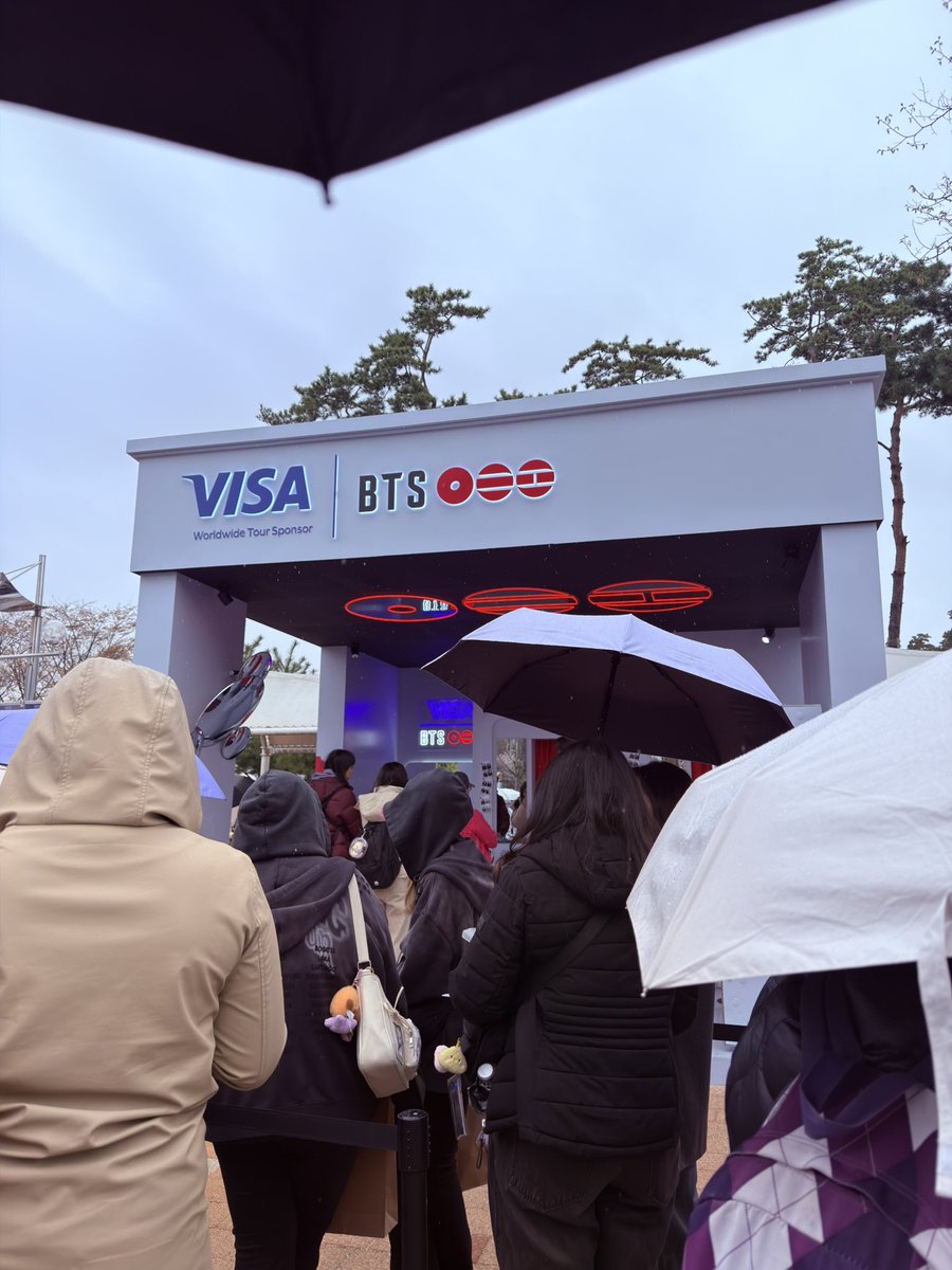 aira⁷ is seeing BTS 💜 tweet media