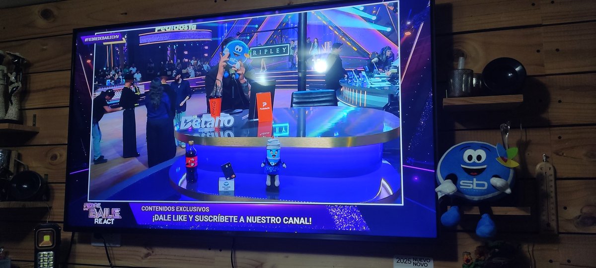 Margarita_Infor's tweet photo. Viendo el react con mi madre, somos fans de salcotin 🥰 y del tío michokita ,😉 #fiebredebailechv #chilevision  #ClaudioMichaux https://t.co/x7zu1DMlI1