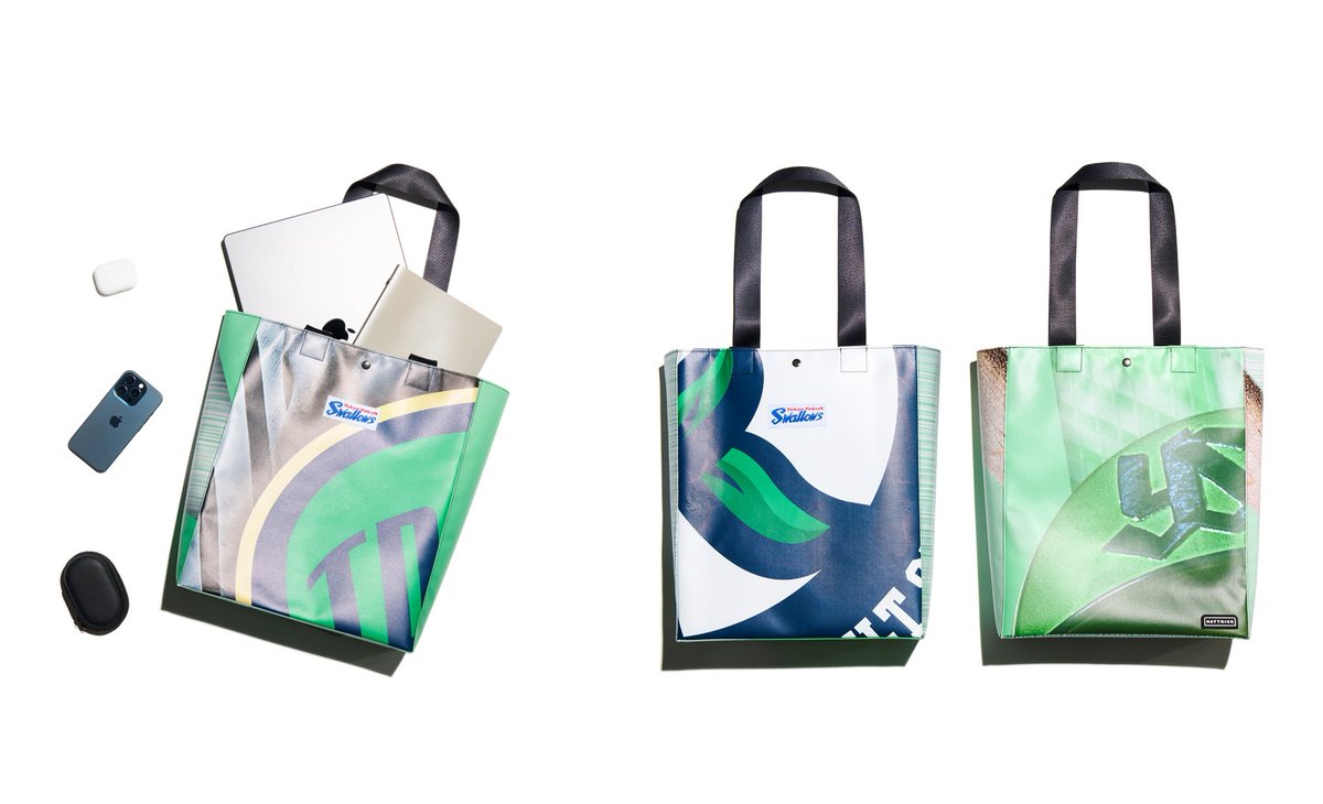 swallowspr's tweet image. ＼オークション開催中／
TOKYO燕プロジェクトで掲出した"懸垂幕"をリメイク✨
一点物のバッグに監督や選手のサインを入れて出品しました⚾️

□監督/投手:auction.hattrick.world/top/3438
□野手:auction.hattrick.world/top/3439

売上は5/1(金)5回裏終了後「緑の花火」打ち上げに充てられます🎆
#swallows #燕心全開