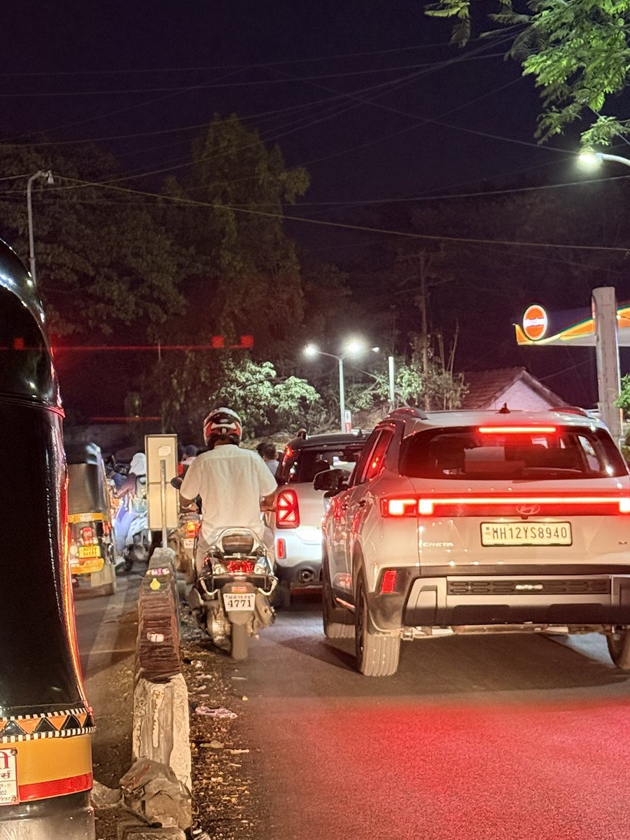 KhatteAngoor tweet media