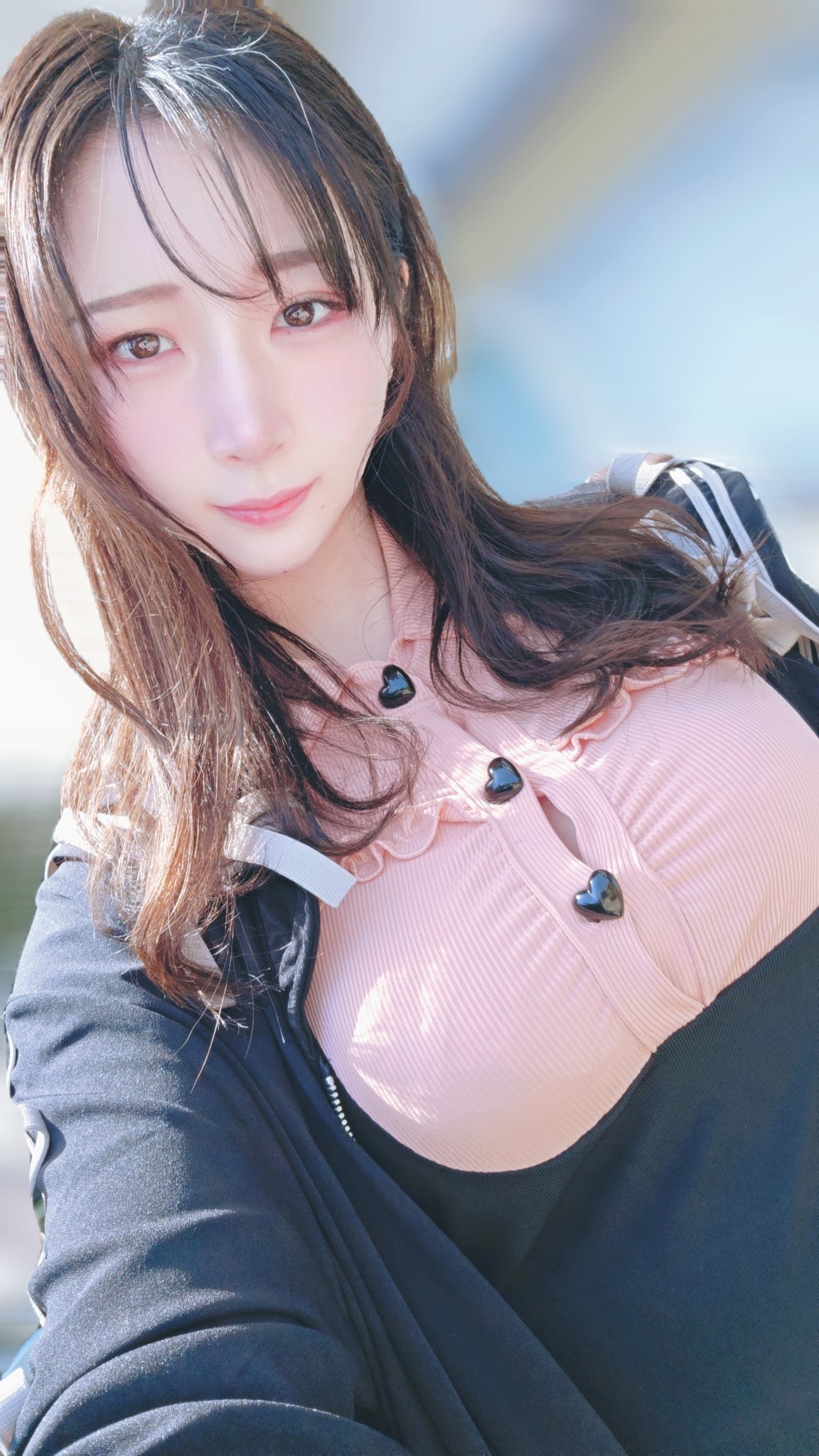 HFbmxEFa8AI8IGd.jpg:large