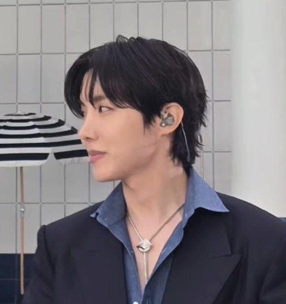 acervo jihope | tra tra tra 🪭 tweet media