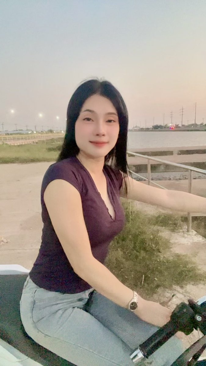 New38031468's tweet photo. ที่รูปมันเบลอ เพราะเธอไม่ชัดเจน 😓
#สาวสองบางปู
#โครงการ4 #สมุทรปราการ https://t.co/cvPNpxB2zJ