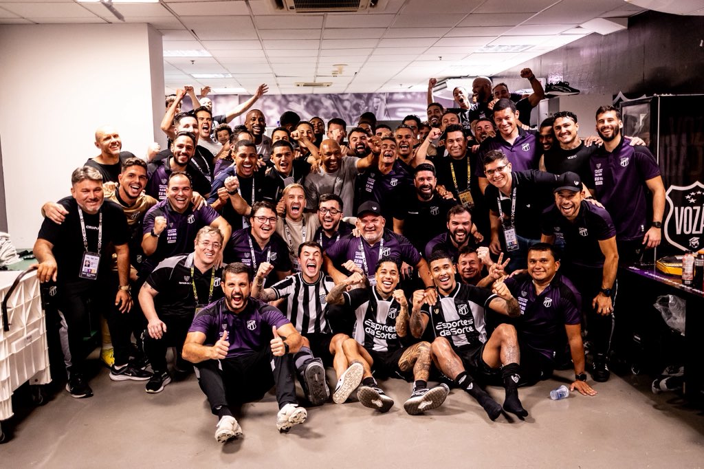 A FOTO DA VITÓRIA! 🏁🔥

📸 Gabriel Silva / Ceará SC 

#CearáSC