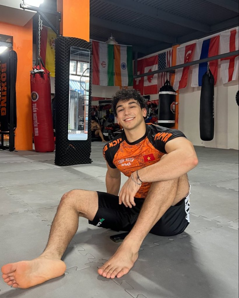 Stan Base tweet media