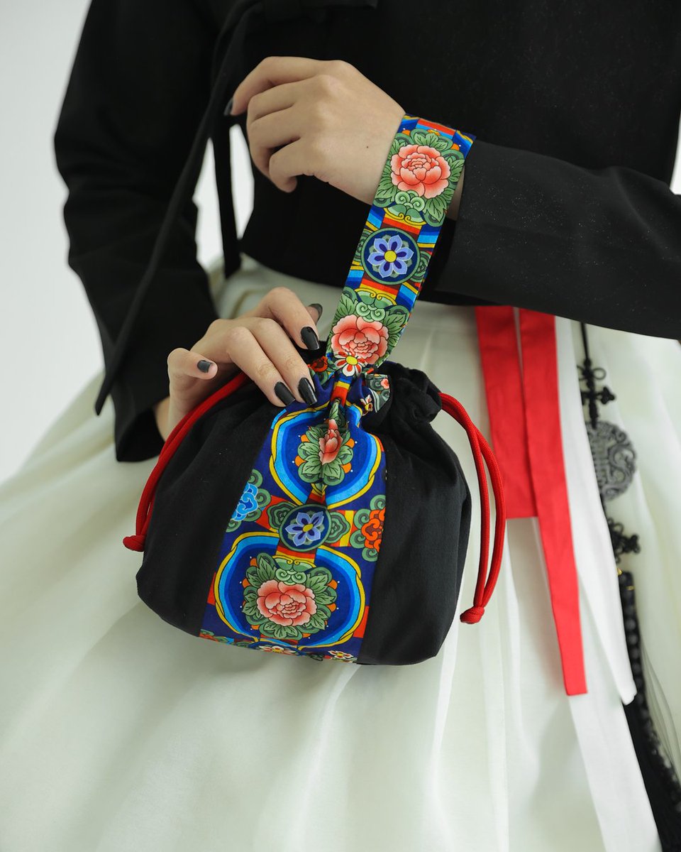 ๋ค๋์ํ๋ณต tweet media