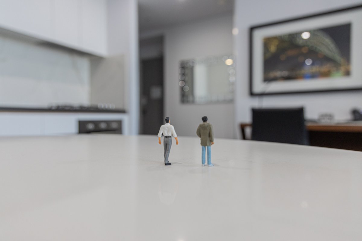 Giant and Tiny Feet tweet media