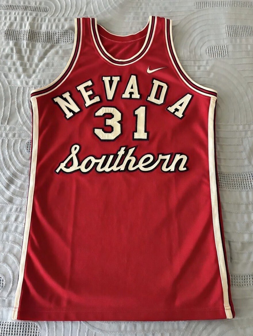 Blurt Reynolds tweet media