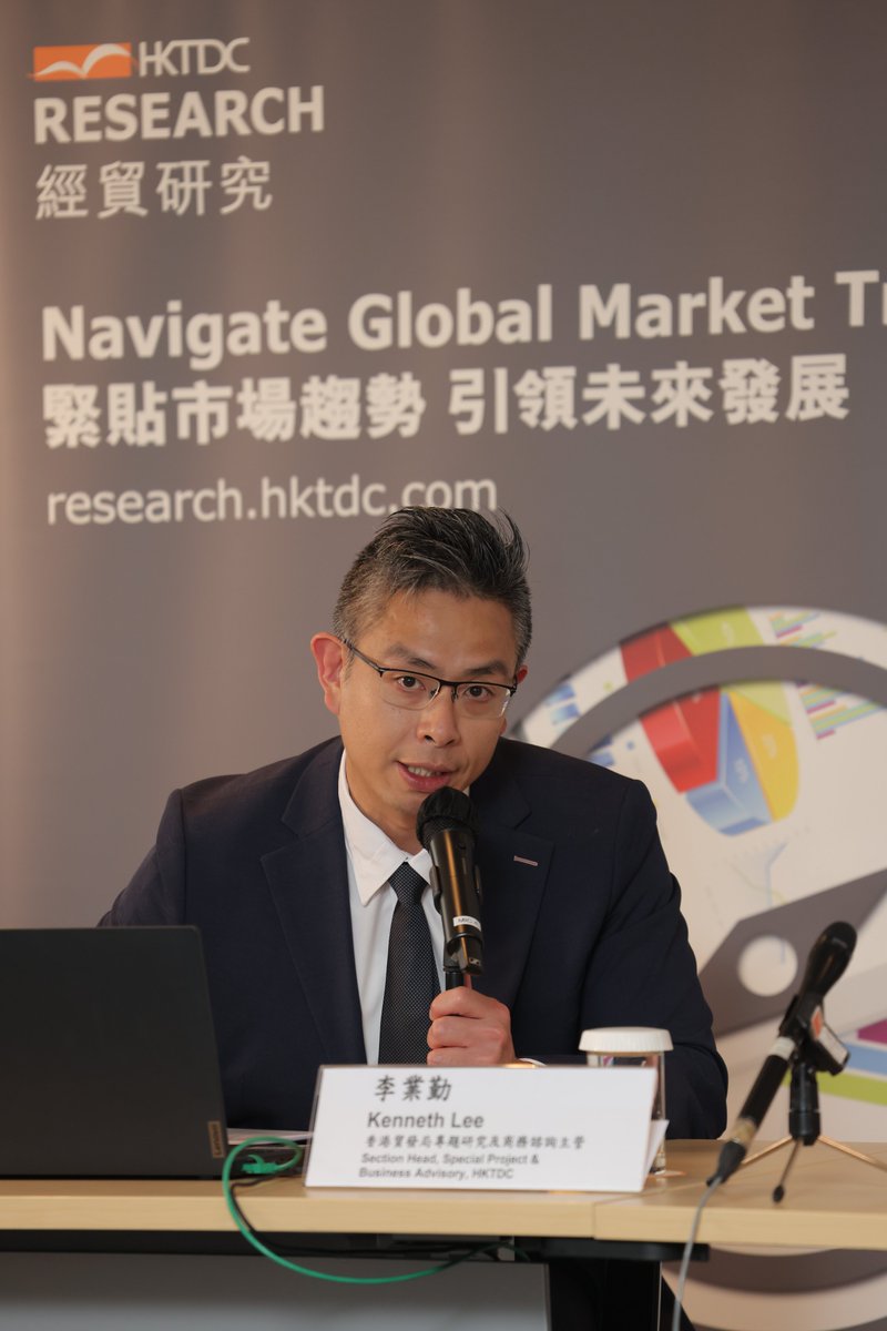 hktdc's tweet image. #HongKong exporters have adopted a more cautious stance in Q1 2026, amid ongoing global #trade and economic uncertainties, despite strong recent #export performance, according to the #HKTDC 1Q26 Export Confidence Index. Press release: bit.ly/3PU6jrD