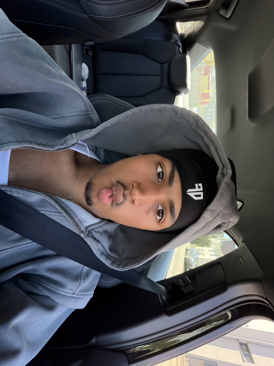 ricxe24's tweet photo. Almost summer https://t.co/2e7ZRDVlkc