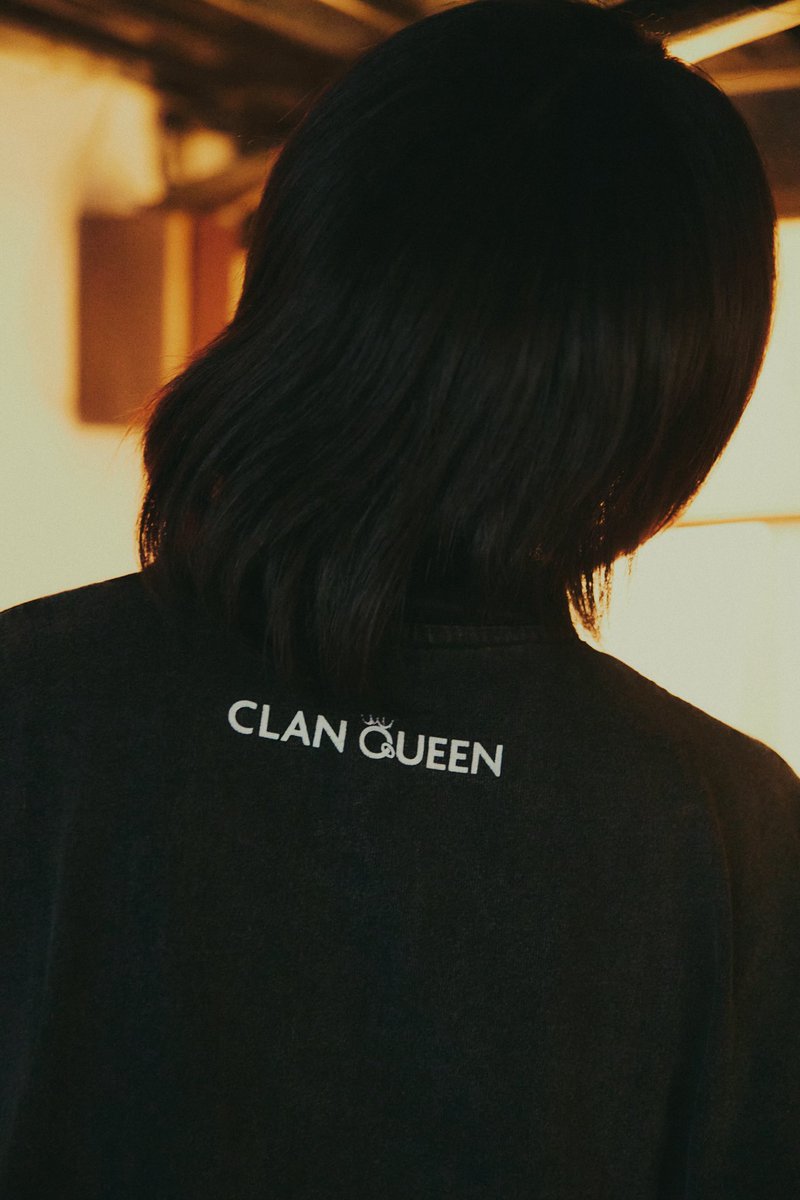 𝙂𝙊𝙊𝘿𝙎 𝙄𝙣𝙛𝙤 / CLAN QUEEN LOGO POLO SHIRT (M,L,XL) ¥5,800