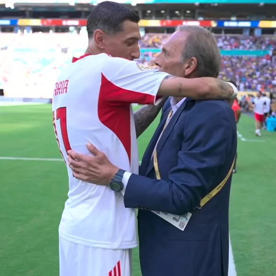 Gozzossj's tweet photo. De la mano de ellos. 
Un Ángel en la tierra y 2 en el cielo. https://t.co/wg4pZWvHtZ