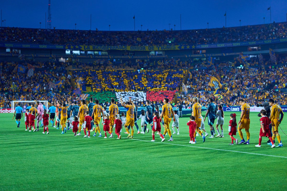 Tigres jamás ha perdido un partido oficial en el Universitario contra equipos extranjeros; venció 2-0 al Seattle Sounders de Estados Unidos.

34 Ganados
13 Empatados

113 Goles anotados
37 Goles recibidos