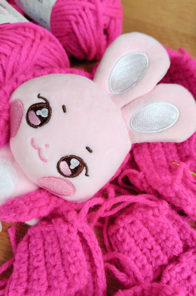 🩷Pink🩷
お友達の親子コーデを実現したく
編み編み中〜🧶✨
在庫みつけまして💦只今、指フル稼働😂