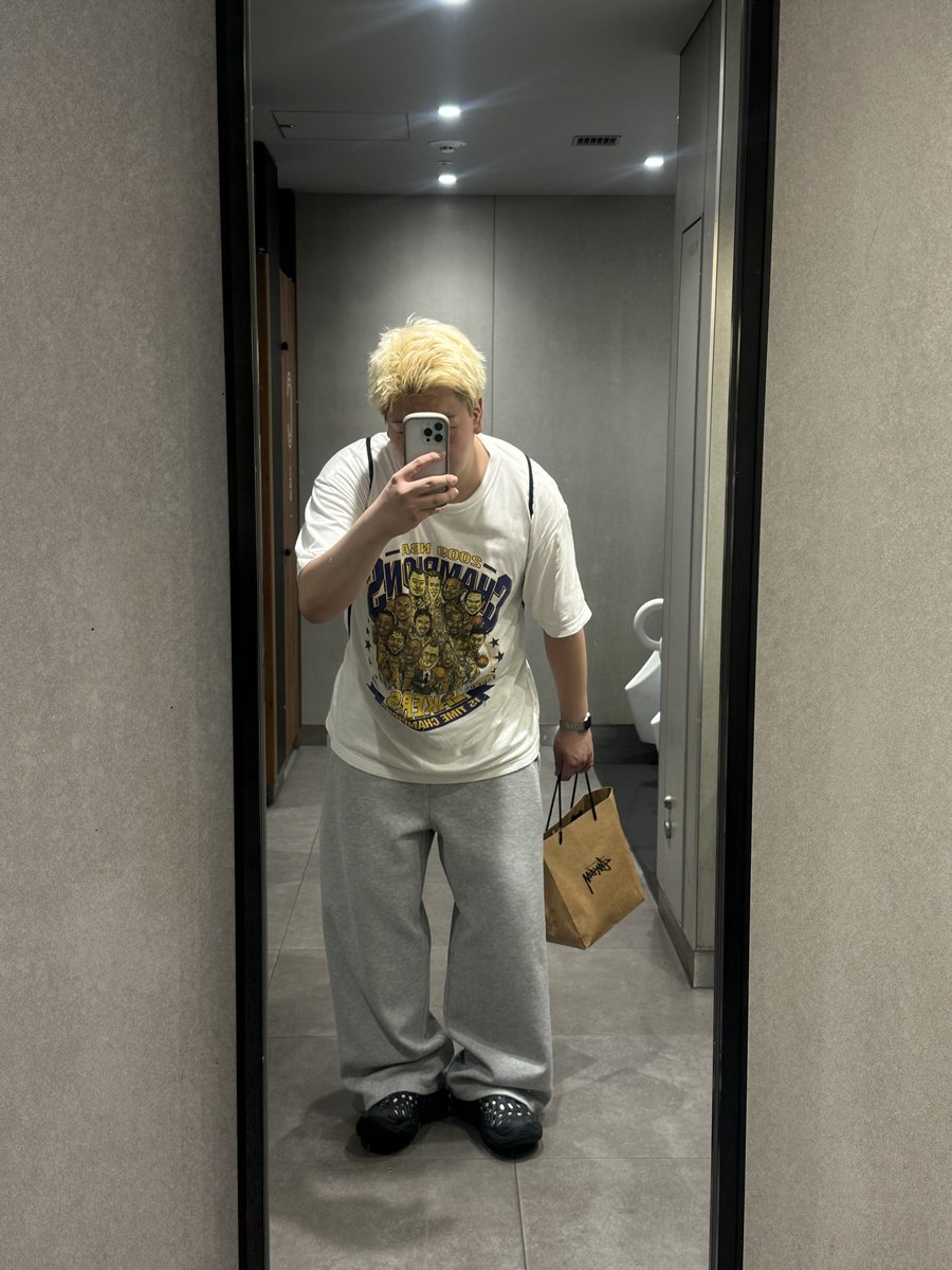 lio4ll's tweet photo. 金短髪またやりたいな https://t.co/VBx2cnIQZq