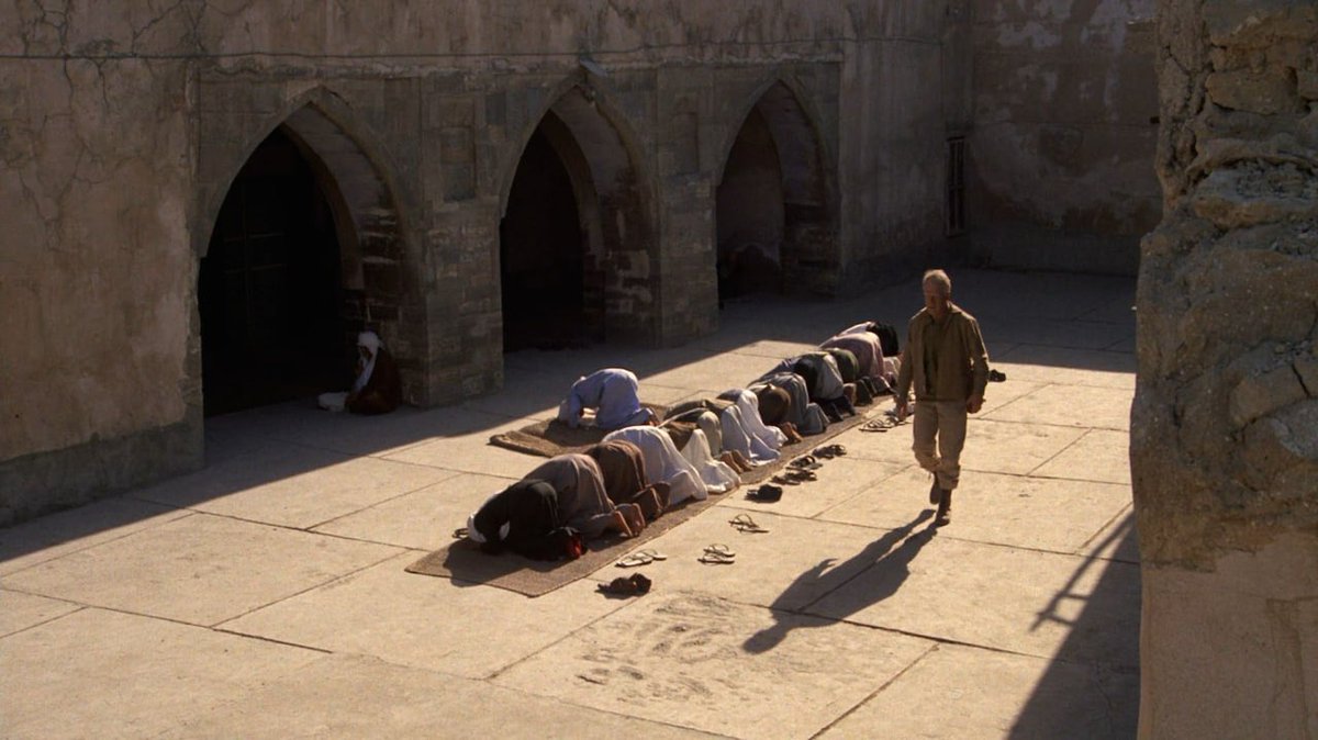 zaaaarbi's tweet photo. Feeling super appreciative of The Exorcist prologue after the latest rewatch. Friedkin fought to include it in the movie, in spite of it seeming disconnected from the main plot. And he was right, because it shows that events in D.C. are a part of fight that goes on for centuries. https://t.co/VbFOA1uxHc
