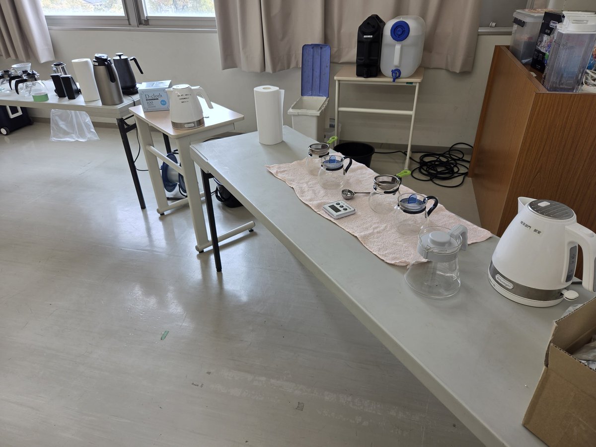 TUTeaCLUB's tweet photo. A-302、喫茶部門準備中！ https://t.co/jMZO6qi64z