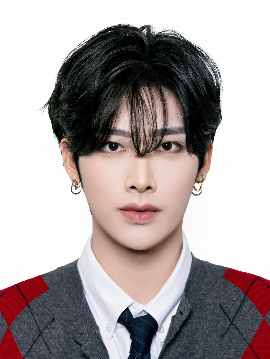 달 tweet media