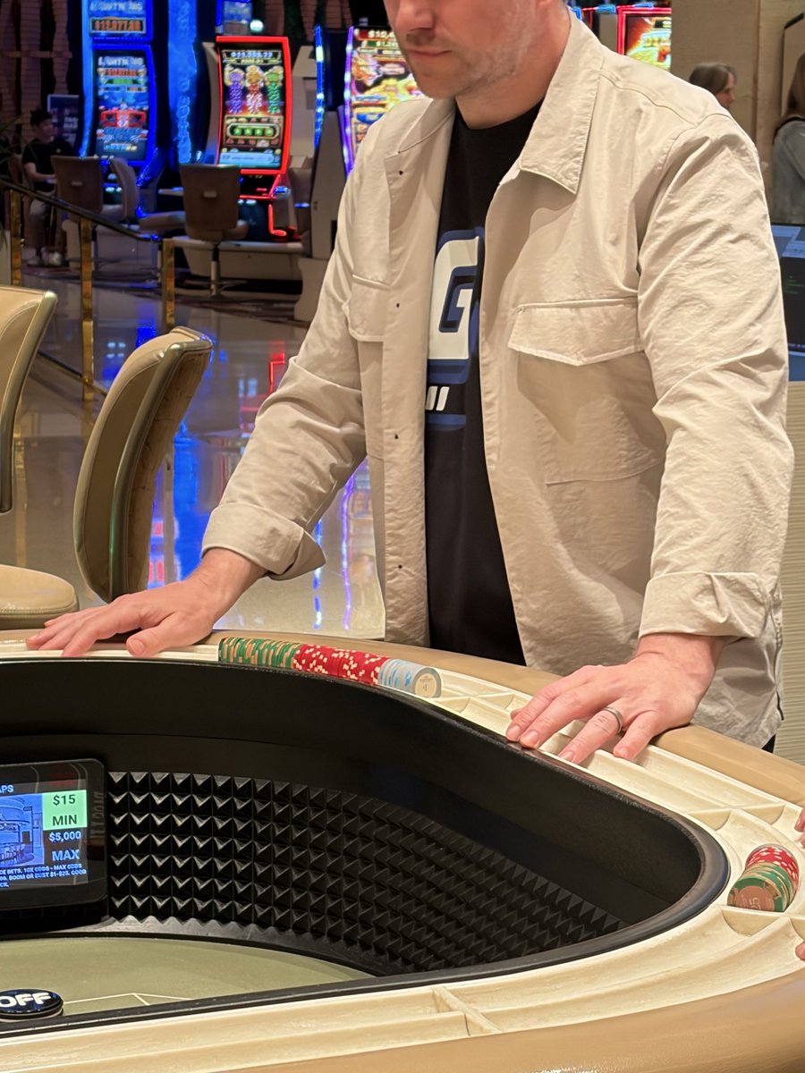 Vegas Insider tweet media