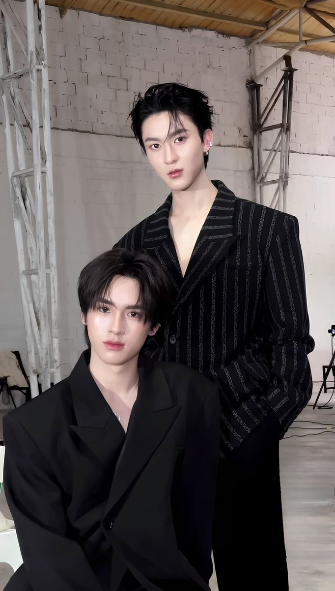 แพทอยู่คนเดียว                        แพทอยู่กับริวจิน
= เมะ                                           = เมะโคตรแข้ง