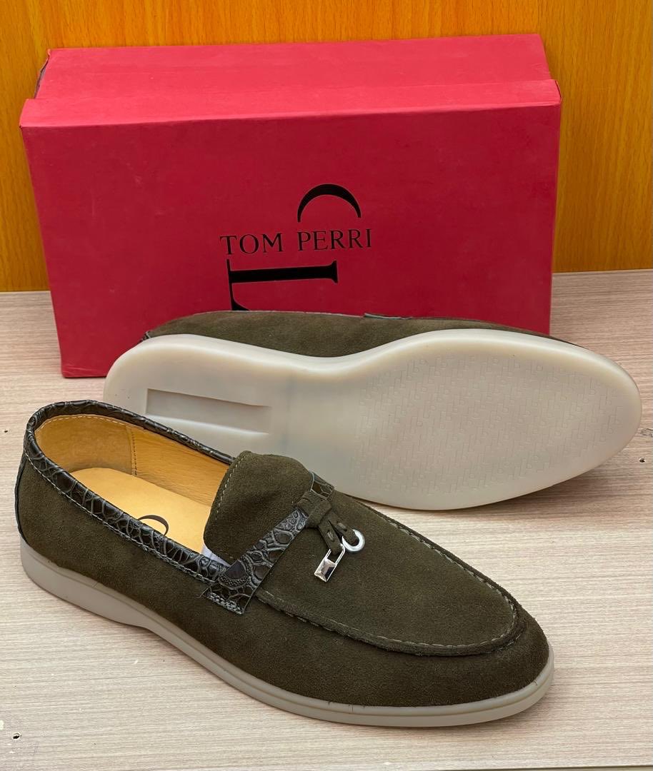 La_Pointure's tweet photo. 🥿   T O M   P E R R I

💸: 20 000fcfa
Livraison 📦 et expédition 🚚 offertes dans son carton.

Disponible de la pointure 37 à 41 mesdames.

WhatsApp:https://t.co/HjdPztlkXZ https://t.co/t1JgEQC3ri
