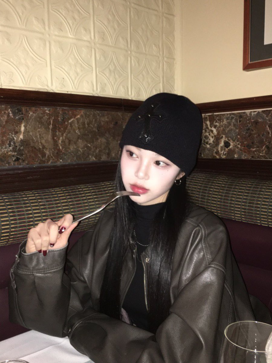 Sweetelle, tweet media