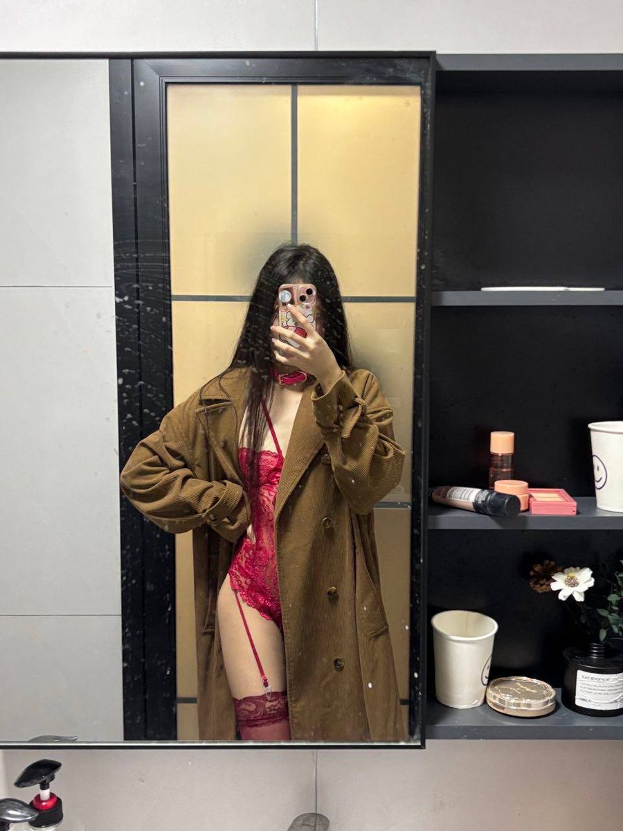 zeus3319's tweet photo. 社会是一条船，每个人都要有掌舵的准备。

广州资源 花都 海珠 https://t.co/59fjTsuDPJ