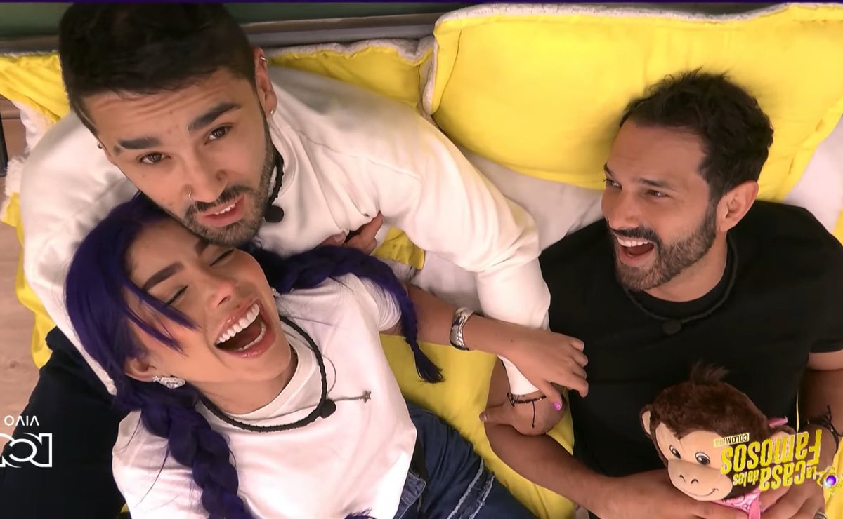 Rafarias97's tweet photo. Con mis chicos hasta el final, digan lo que digan, estoy Orgulloso de estar del lado Correcto de la historia. 🙌 YA SON MIS GANADORES. 🤎💜💚
#LaCasaDeLosFamososCol 🇨🇴
#LaCasaDeLosFamososCol3
#LaCasaDeLosFamososColombia
#LCDLFCOL #LCDLFCOL3 https://t.co/zZQKFNKn3F