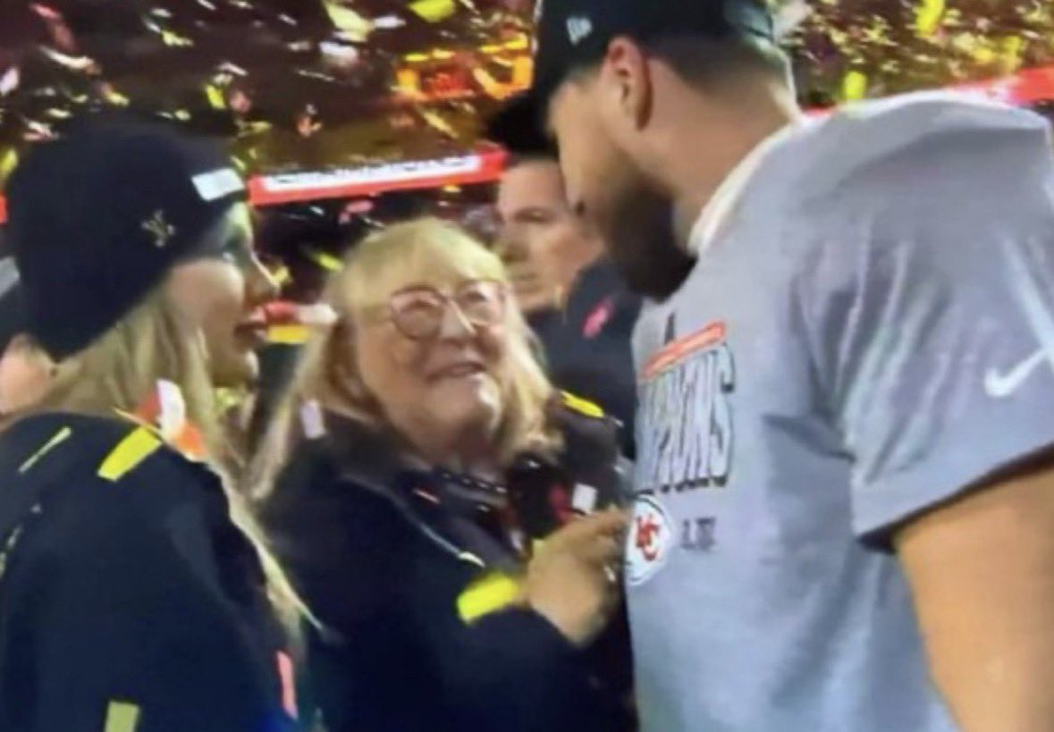 kourtney ⸆⸉ ❤️🔥 tweet media