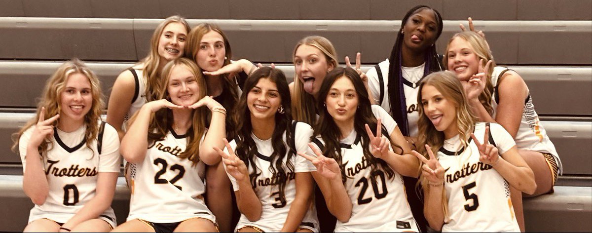 TrottersJW2628's tweet photo. On the court they’re fast, fiery, talented and entertaining.  Off the court they are 🤔 entertaining!!  I love these girls and can’t wait to see all they accomplish together!  

It’s GoTime!!! https://t.co/0J64gXBgQt
