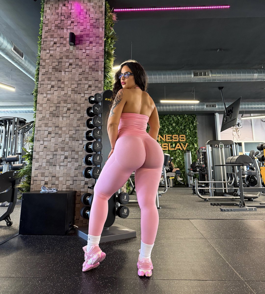 Marina Bozhanova tweet media