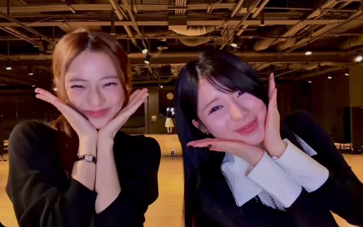 0🪽🖤 tweet media