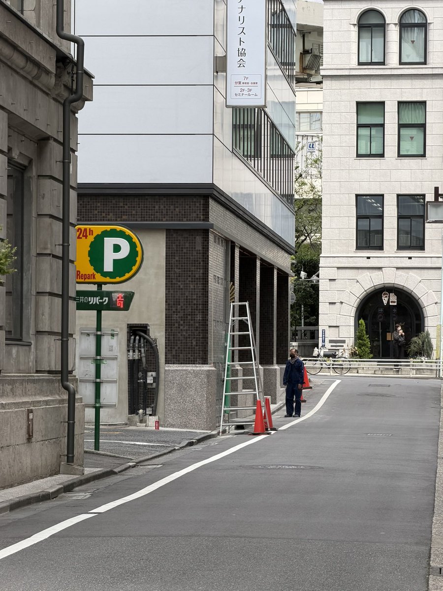 Miyabespc's tweet photo. できてきた。@兜町。
大正、昭和初期の建築が並ぶ街並みを充填するリノベ。 https://t.co/djFGIXoc0Y
