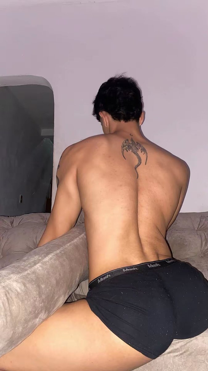 Indo dormir e quando acordar quero ver vários comentários de macho gostoso