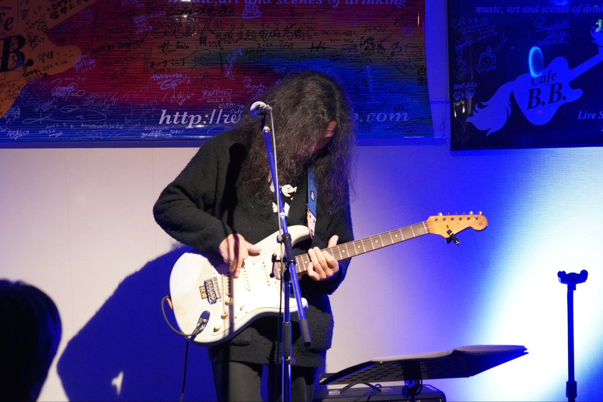 ２３０ tweet media