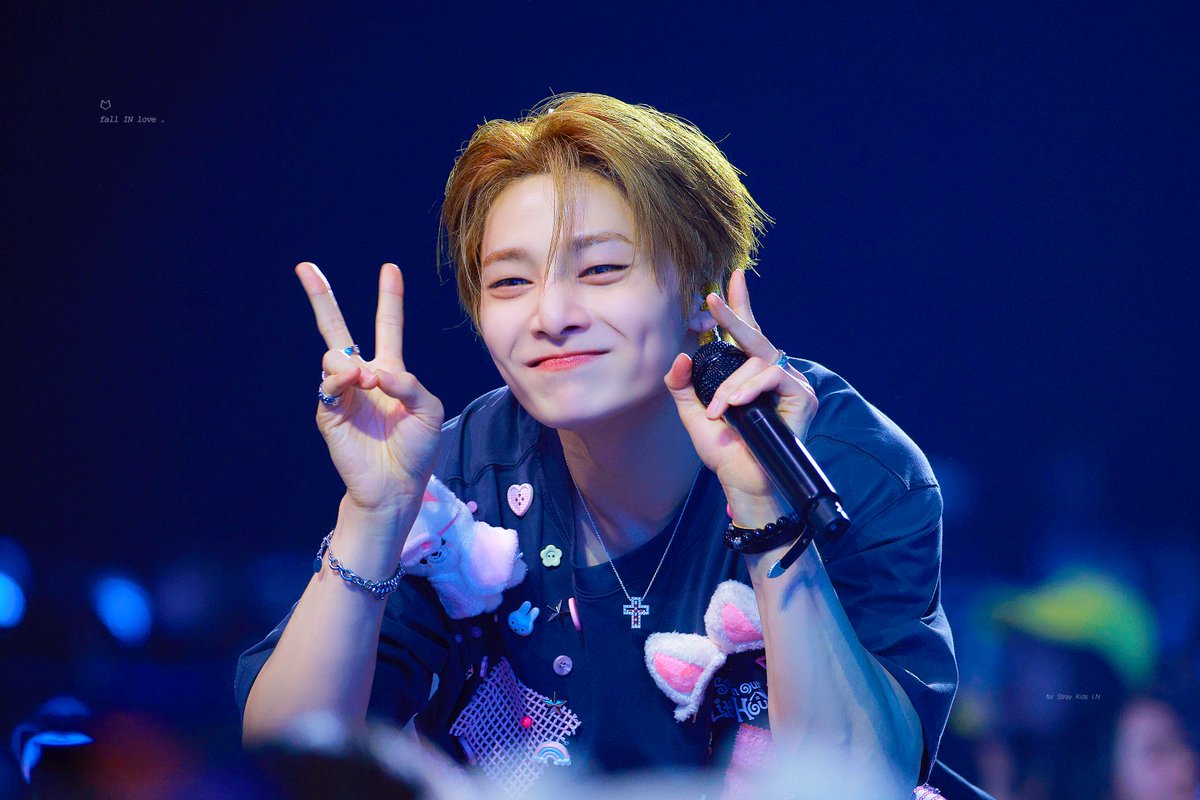 𝚏𝚊𝚕𝚕 𝙸𝙽 𝚕𝚘𝚟𝚎 . tweet media