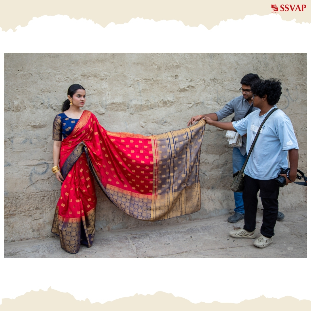 symbiosissp's tweet photo. Where tradition meets style — Fashion frames from Varanasi. ✨📸

#FashionPhotography #Varanasi #StudentShoot #PhotographyPractice #CreativeFrames https://t.co/h63HXtQ6AU