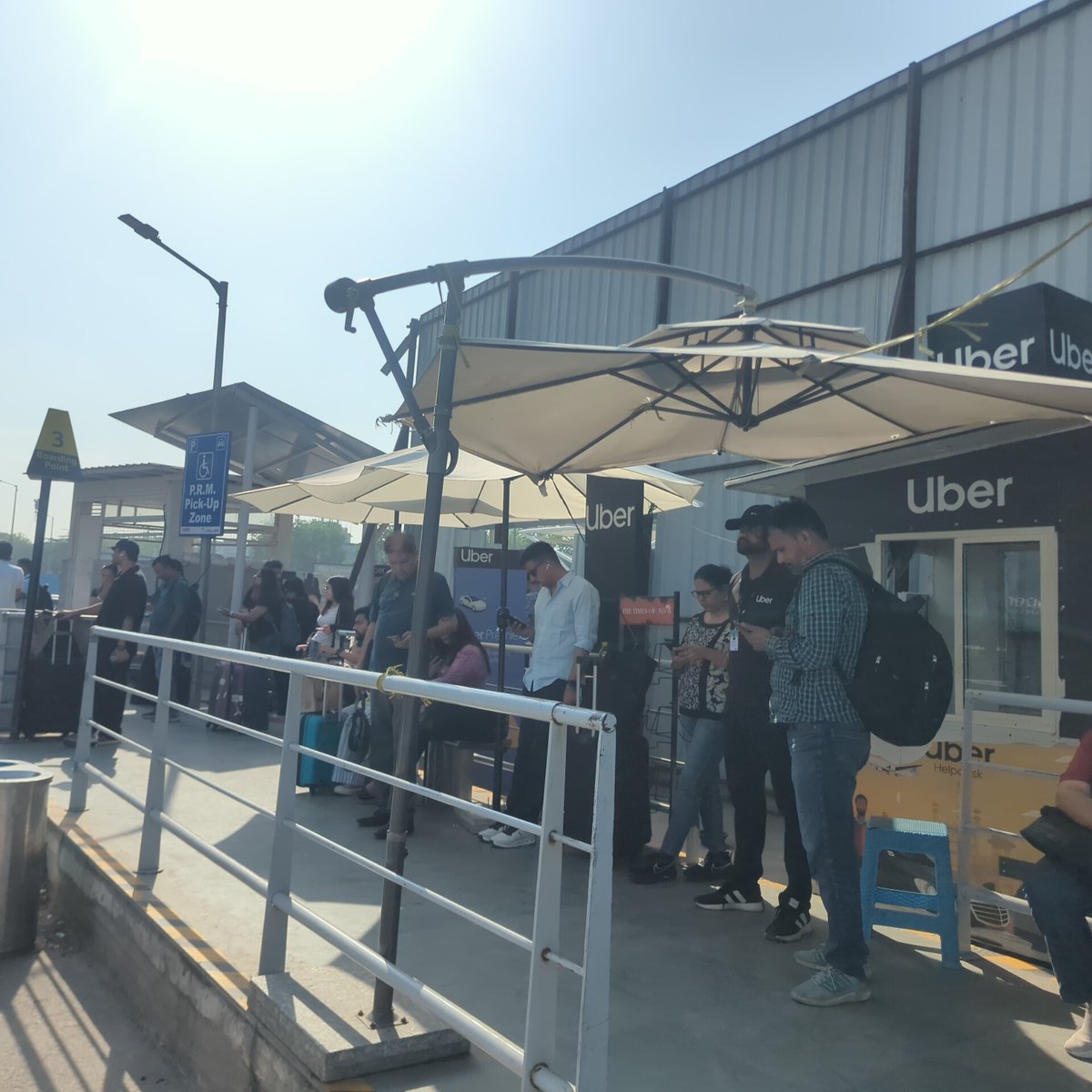jitendrapandiit's tweet photo. @DelhiAirport coming through morning flight and stand in queue from last half an hour as the Uber taxi stuck in long line - uber people  are telling construction is going on - what is the point of taking flight ?? https://t.co/Sw1jfl19jR